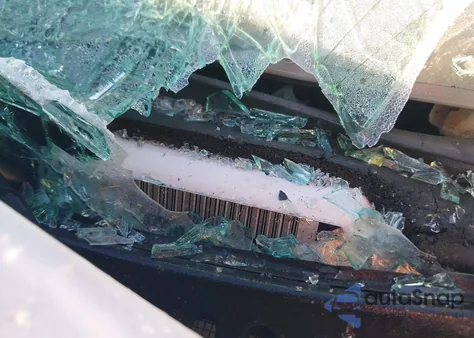 2004 GMC Yukon Denali z USA, uszkodzony, nr VIN 1GKEK63U44J280415